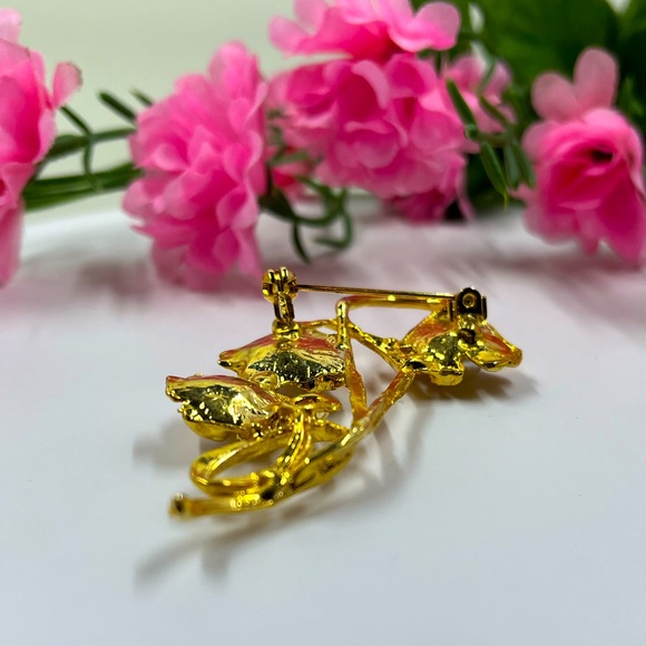 Fairy Flower Gold Plated Vintage Brooch with Pearl Accents - Picture 3 of 5